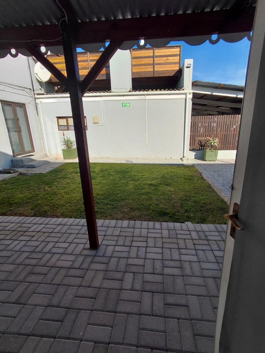 To Let 2 Bedroom Property for Rent in Stilbaai Oos Western Cape